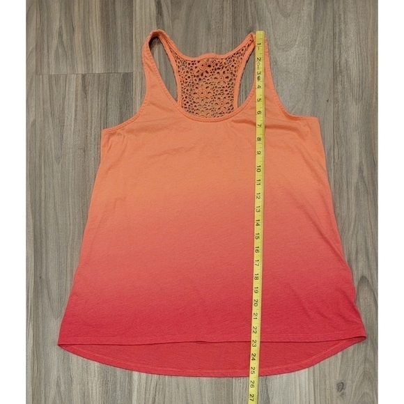 Mossimo Supply Co. Tanktop - Picture 3 of 6